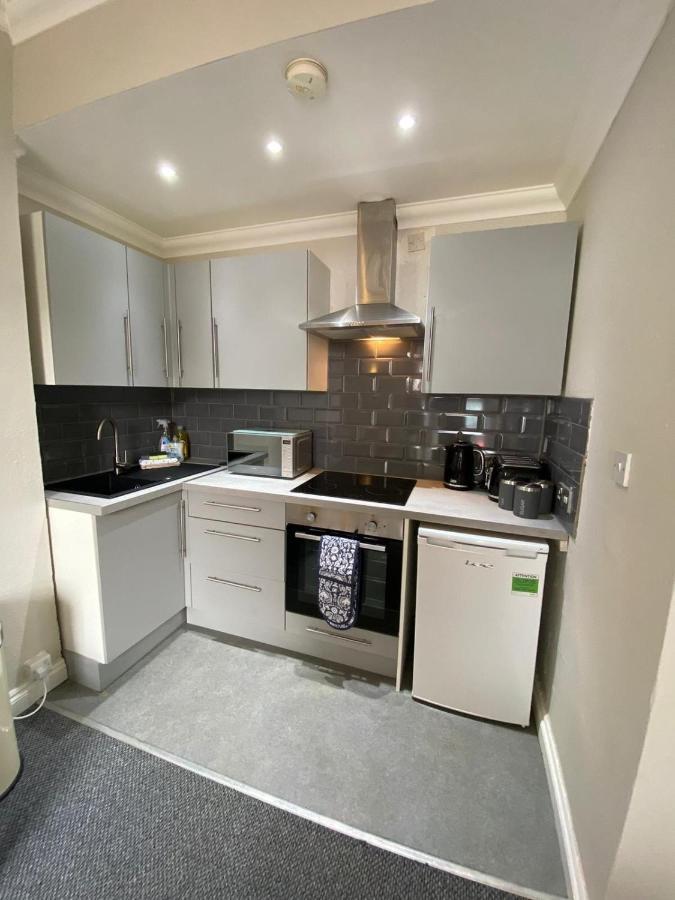 Crofton House Garden Apartment Райд Экстерьер фото